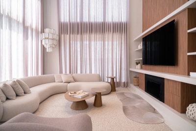 Dikke banken verdrijven de strakke lijnen uit je woonkamer